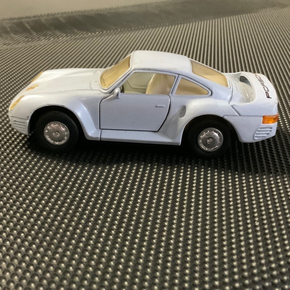 Porsche 959 1/36 Scale Toy Car - Picture 9 of 11
